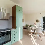 Casa Sara - By Myhomeincomo