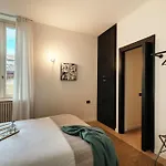 Casa Sara - By Myhomeincomo Апартаменты *