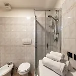Апартаменты Casa Sara - By Myhomeincomo Комо