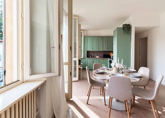 Casa Sara - By Myhomeincomo Apartament